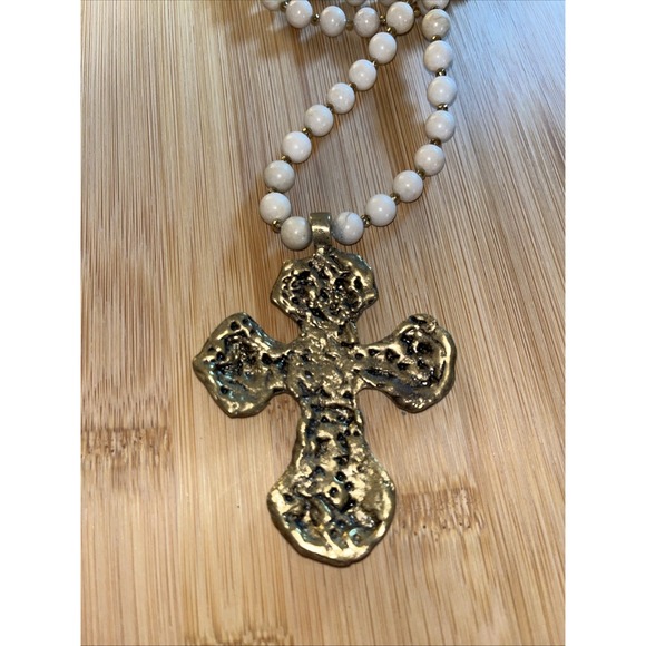 BPD Betsy Pittard Design Necklace Cream Gem Gold Tone Spacers Cross Chunky 40" - Picture 3 of 3